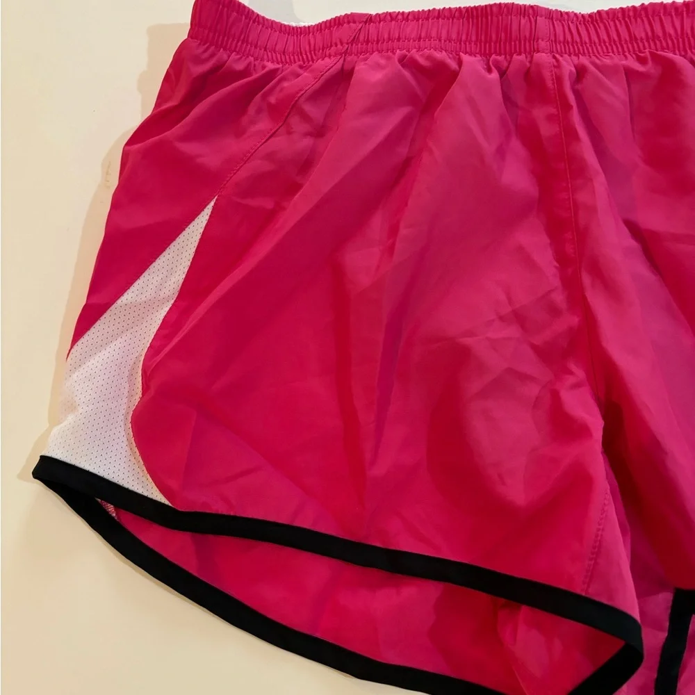 NIKE Sz Small NWT Women's Pink Running Shorts - Picture 2 of 7